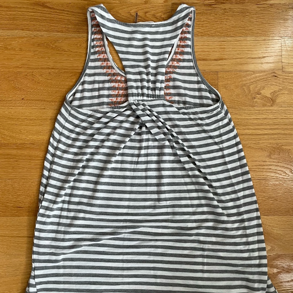Le Sample Flowy Racerback Tank - Picture 2 of 2